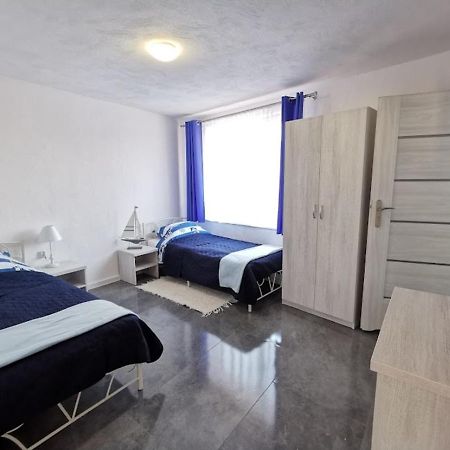 Hotel Pokoje dwuosobowe Rowy  Zewnętrze zdjęcie