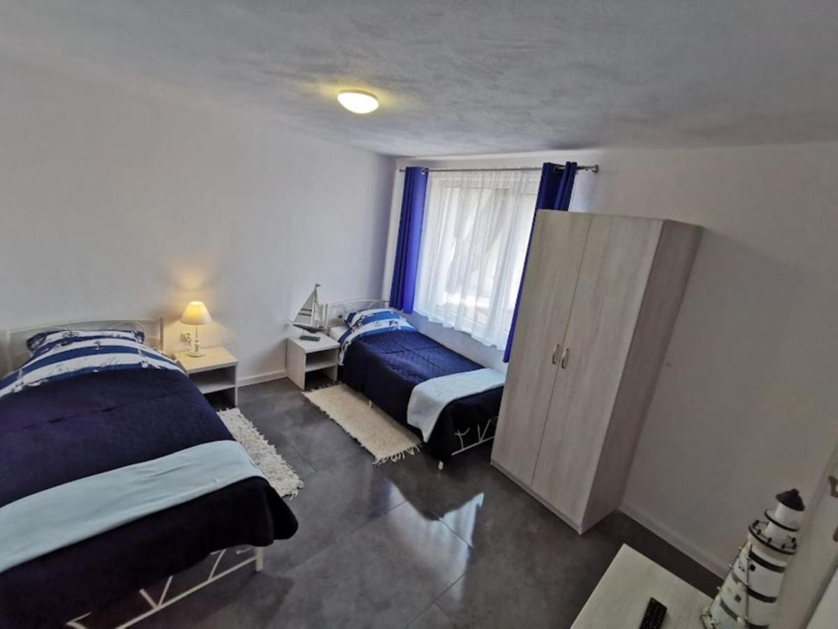 Hotel Pokoje dwuosobowe Rowy  Zewnętrze zdjęcie