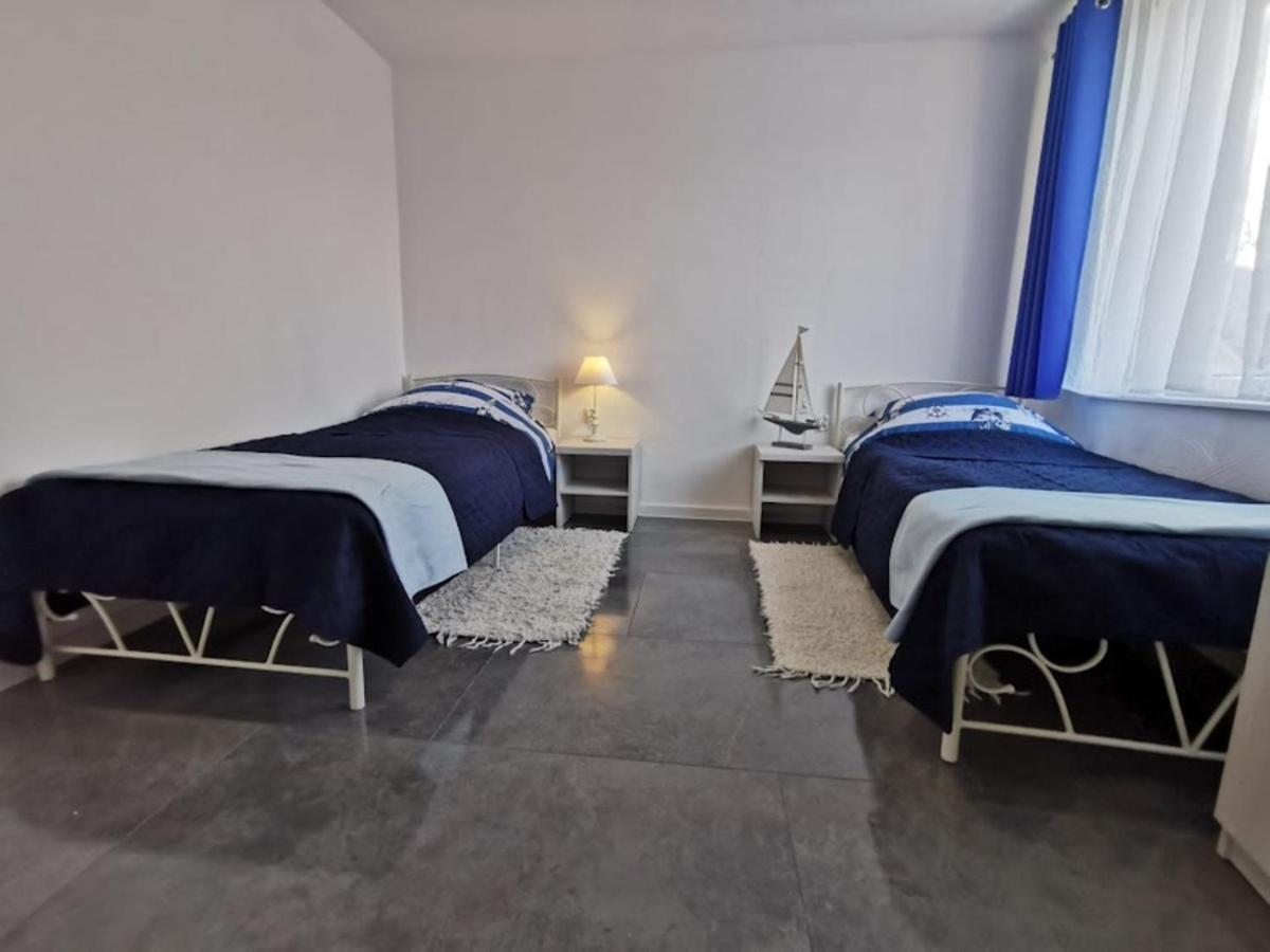 Hotel Pokoje dwuosobowe Rowy  Zewnętrze zdjęcie