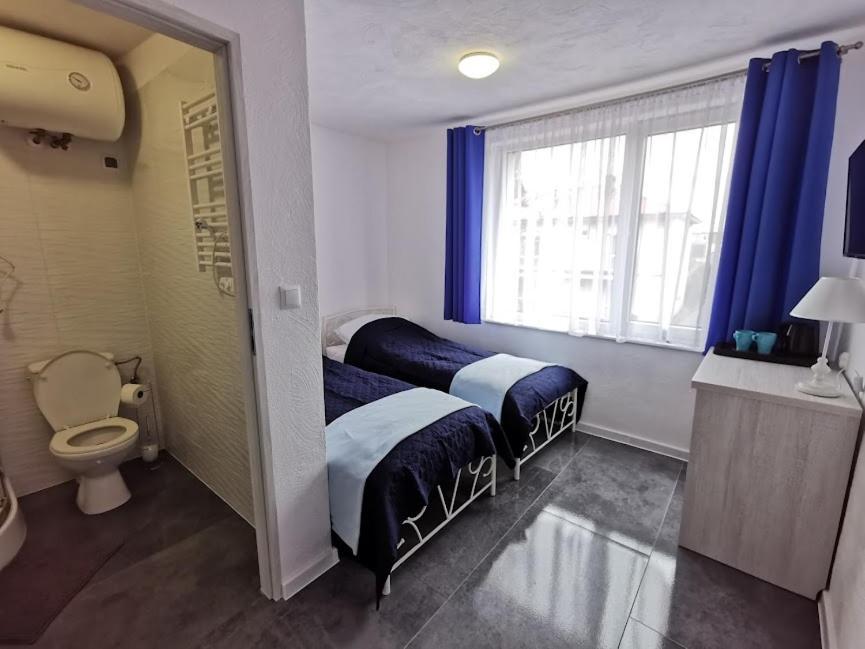 Hotel Pokoje dwuosobowe Rowy  Zewnętrze zdjęcie